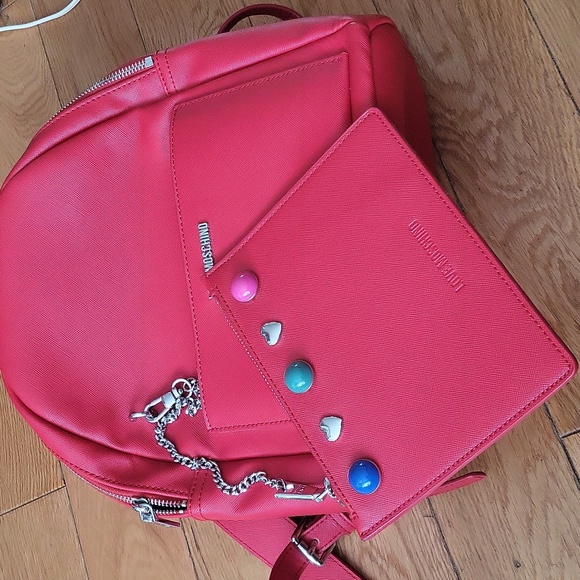 Love mochino red backpack - Picture 5 of 6